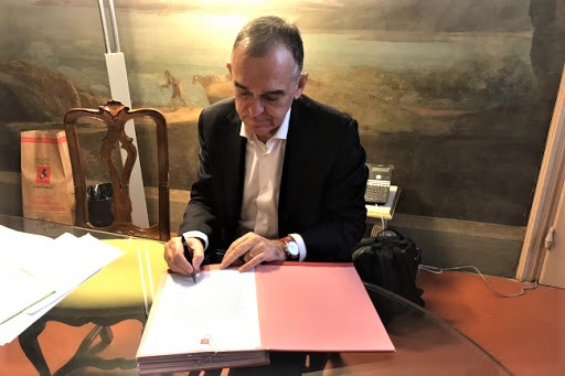 Coronavirus, il presidente Enrico Rossi chiude i centri diurni per anziani e disabili