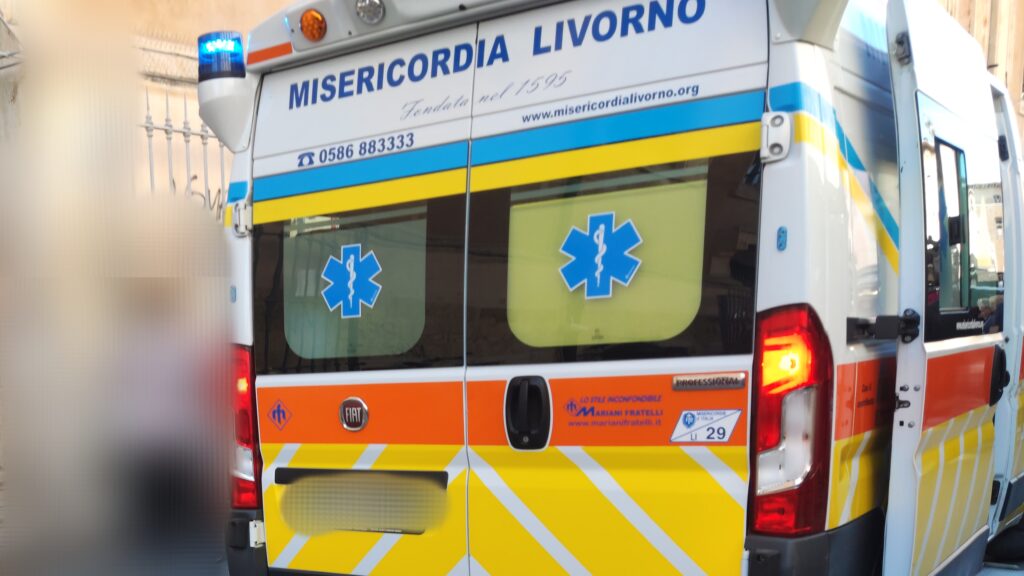 Trovato cadavere nei fossi: mistero sulle cause