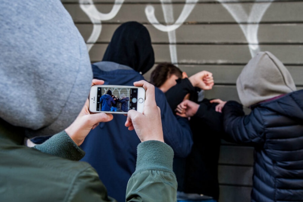 Contrasto al bullismo e al cyberbullismo, stanziati dalla Regione 800.000 euro 