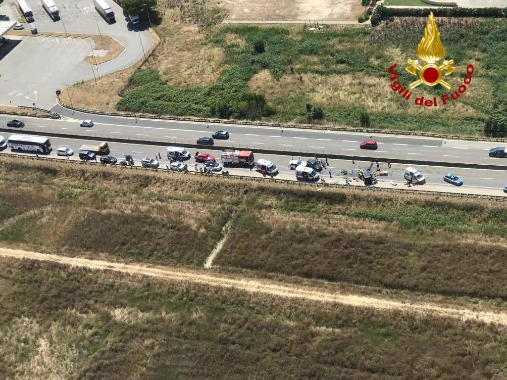 Tamponamento a catena sulla variante Aurelia, almeno undici feriti
