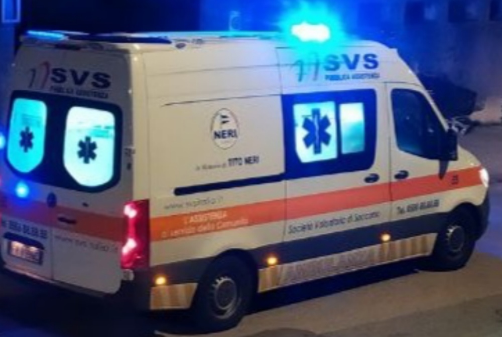 Paura in Piazza della Repubblica, accoltellato dopo una lite